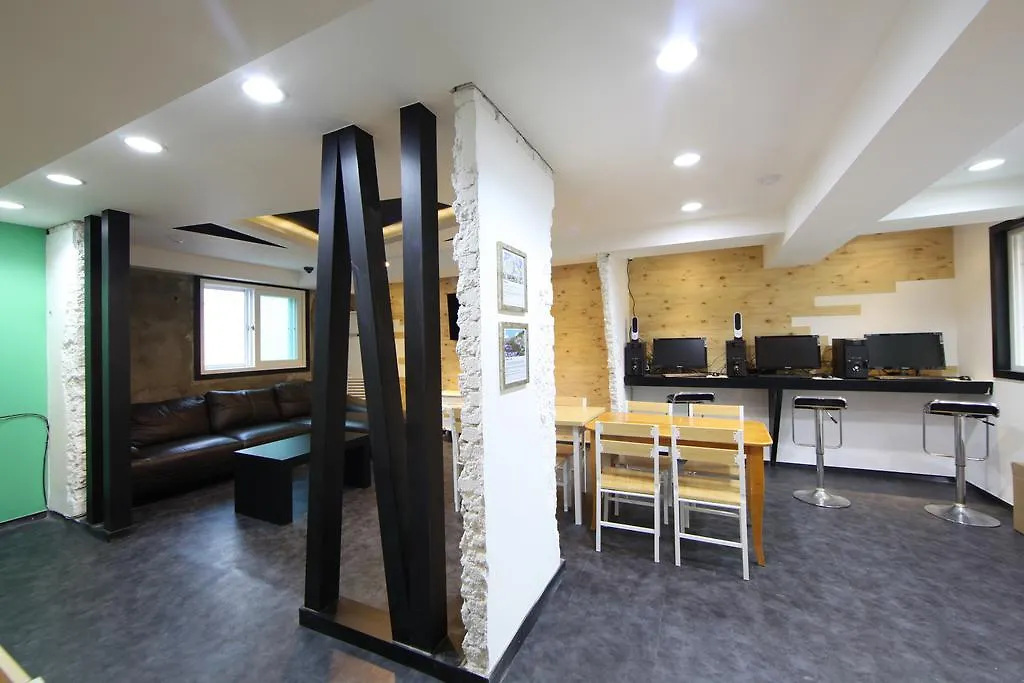 Calli Hostel Busan 0*,